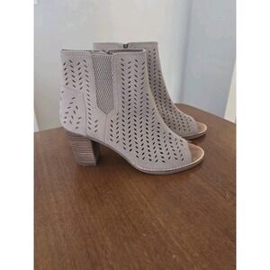 Toms Majorca Peep Toe Booties‎ Women's 7 Beige Perforated Suede Heels